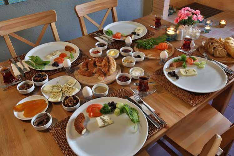 The Green Goose Hotel Датча Екстериор снимка
