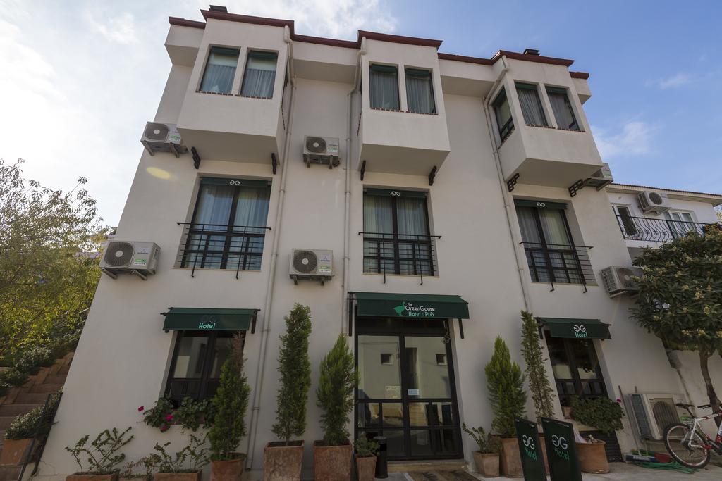 The Green Goose Hotel Датча Екстериор снимка