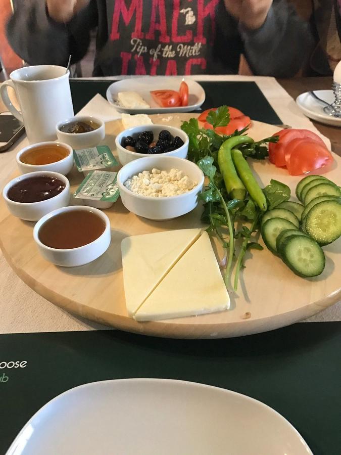 The Green Goose Hotel Датча Екстериор снимка