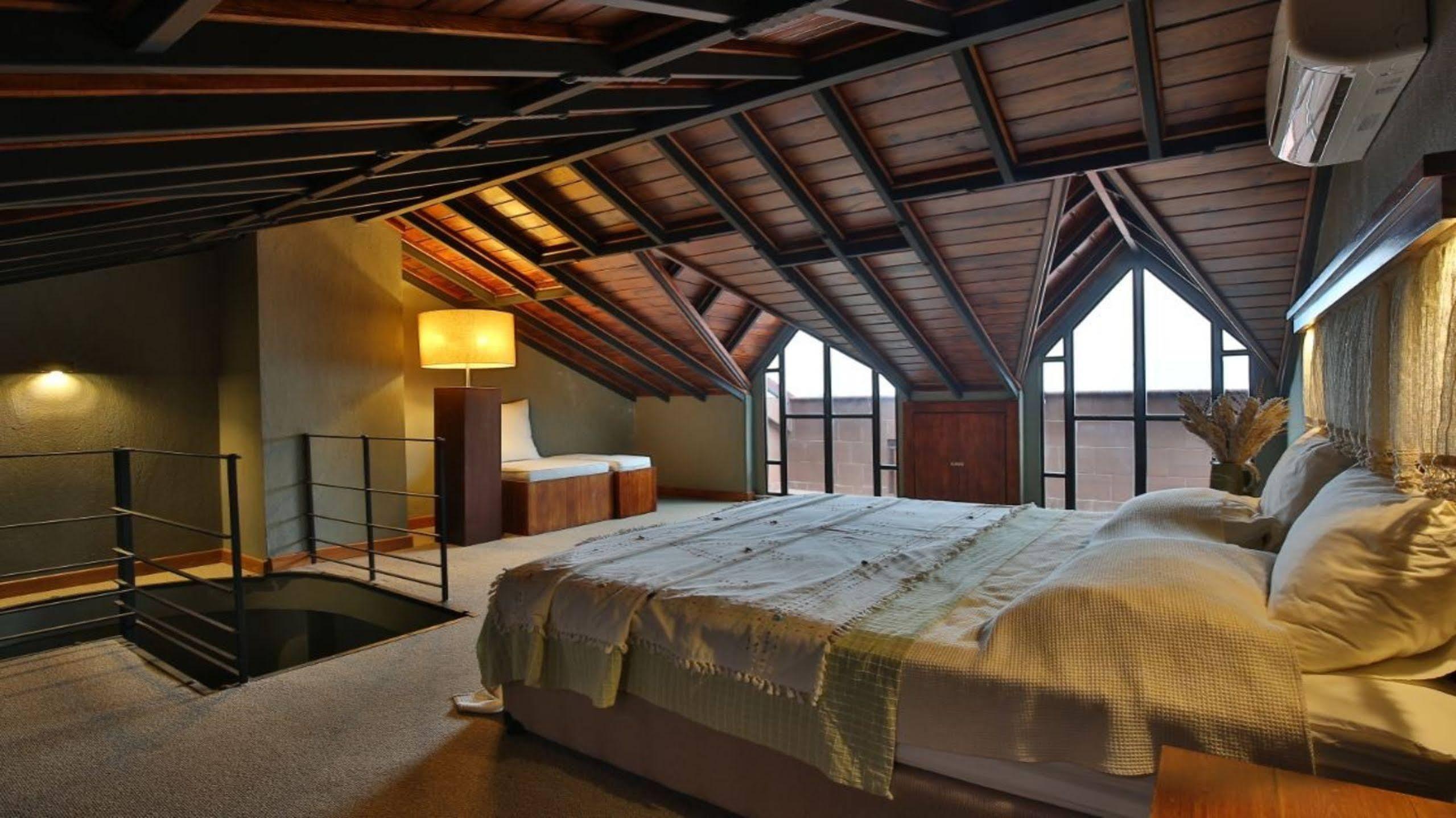 The Green Goose Hotel Датча Екстериор снимка